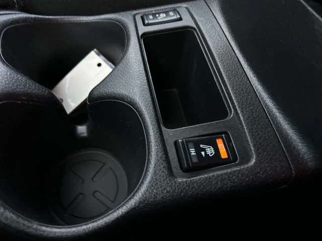 Used 2018 Magnetic Black Nissan SL image 43