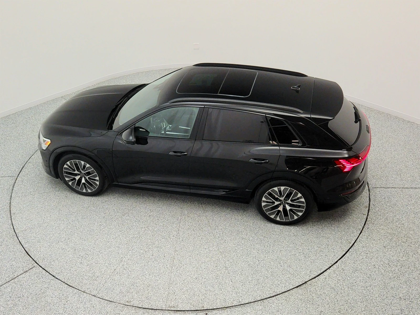 Used 2024 Mythos Black Metallic Audi Premium Plus quattro image 29