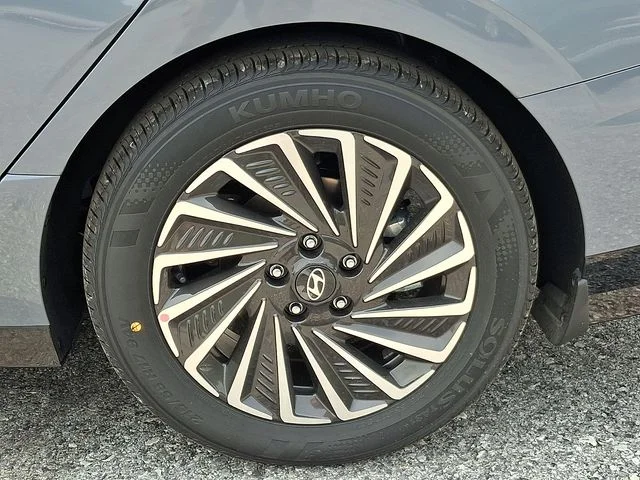 New 2026 Blue Hyundai SEL image 18