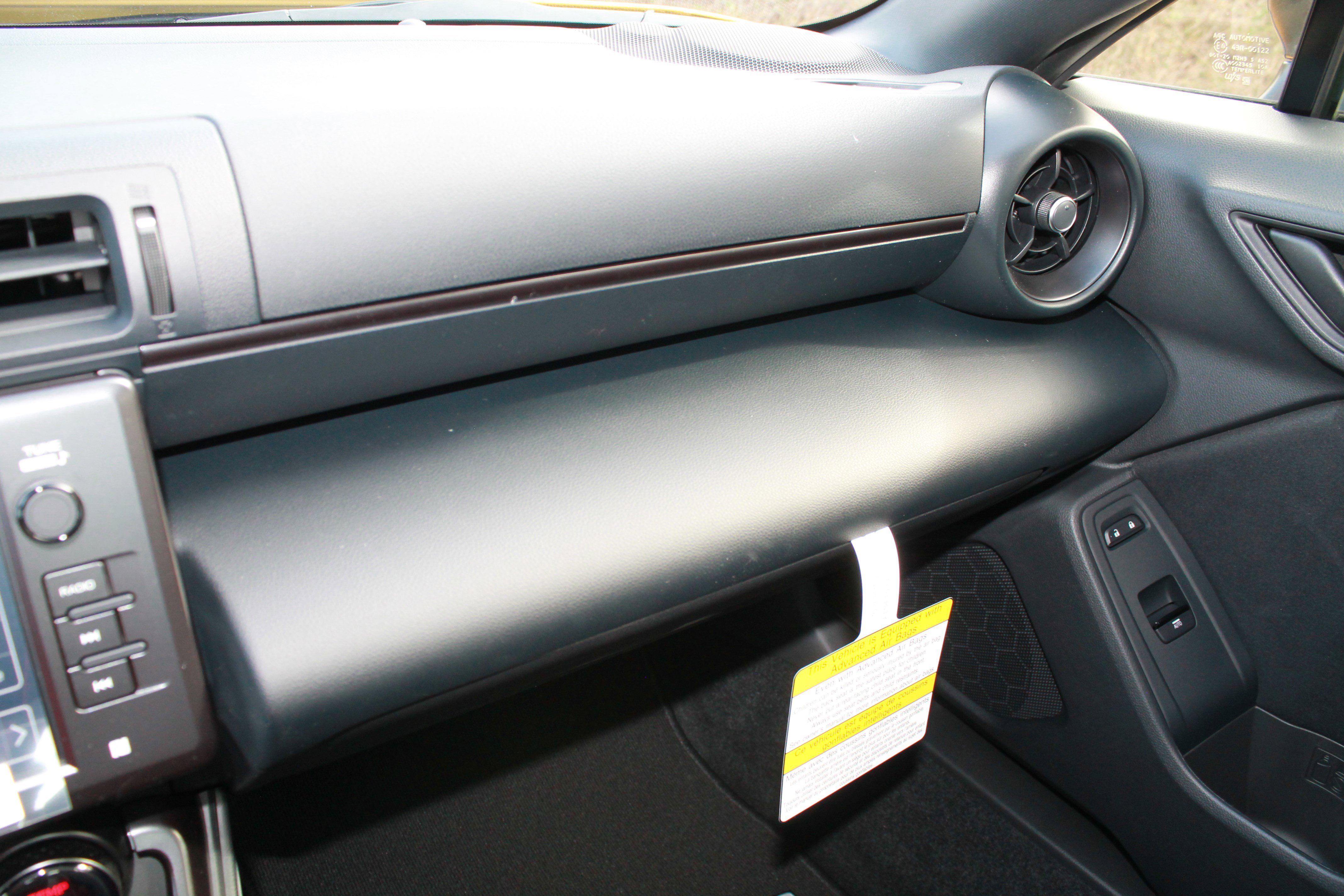 2026 Toyota GR86 Yuzu Edition - Photo 25