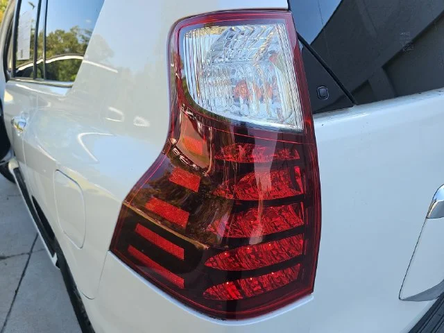 Used 2021 White Lexus 460 image 33