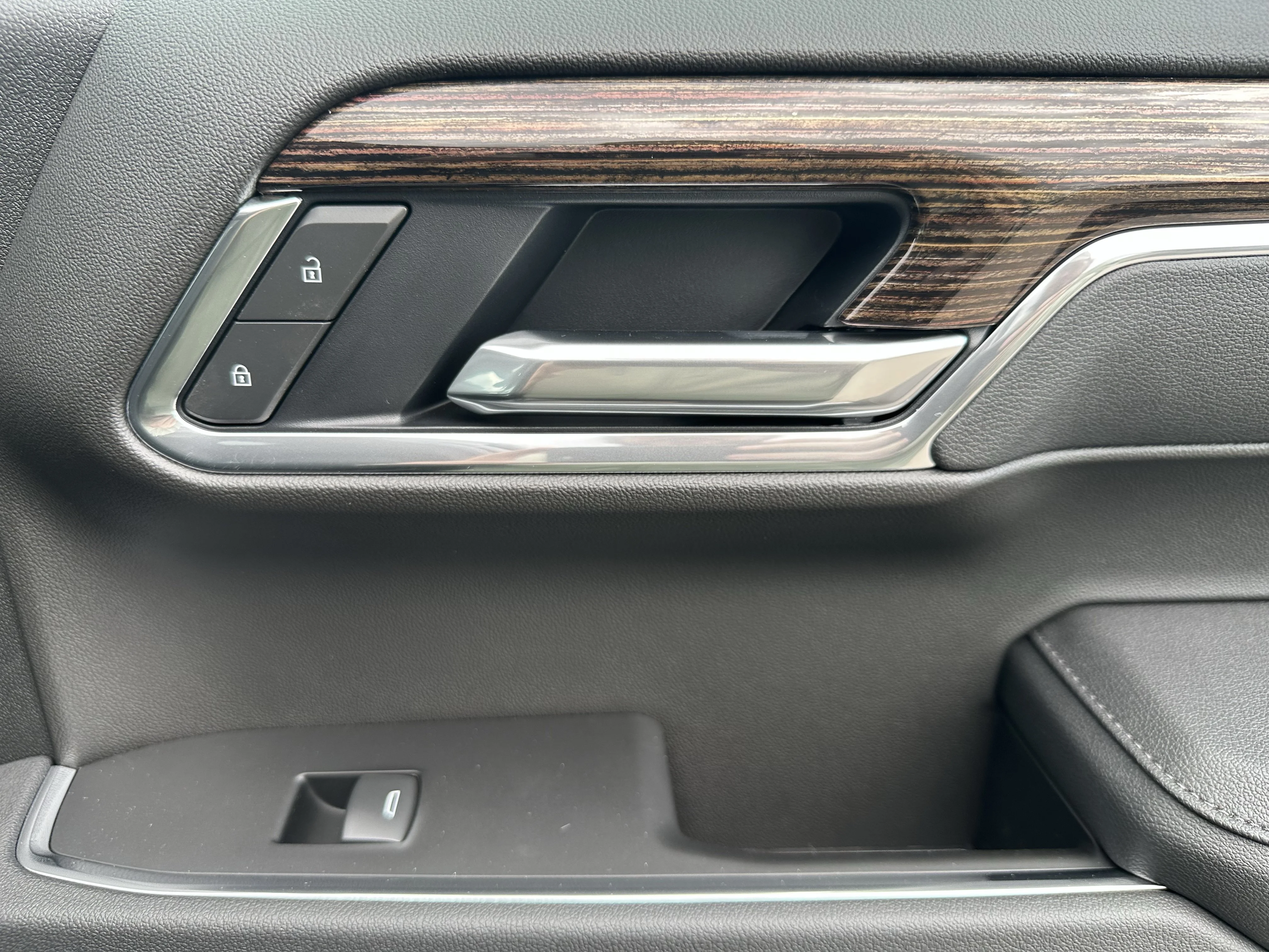 New 2026 Onyx Black GMC Elevation image 20