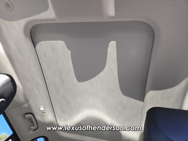 2023 Land Rover Defender SE - Photo 11