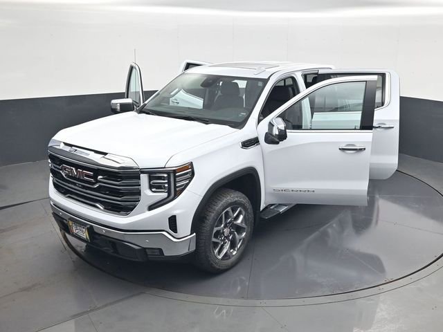 New 2026 Glacier White Tricoat GMC SLT image 30