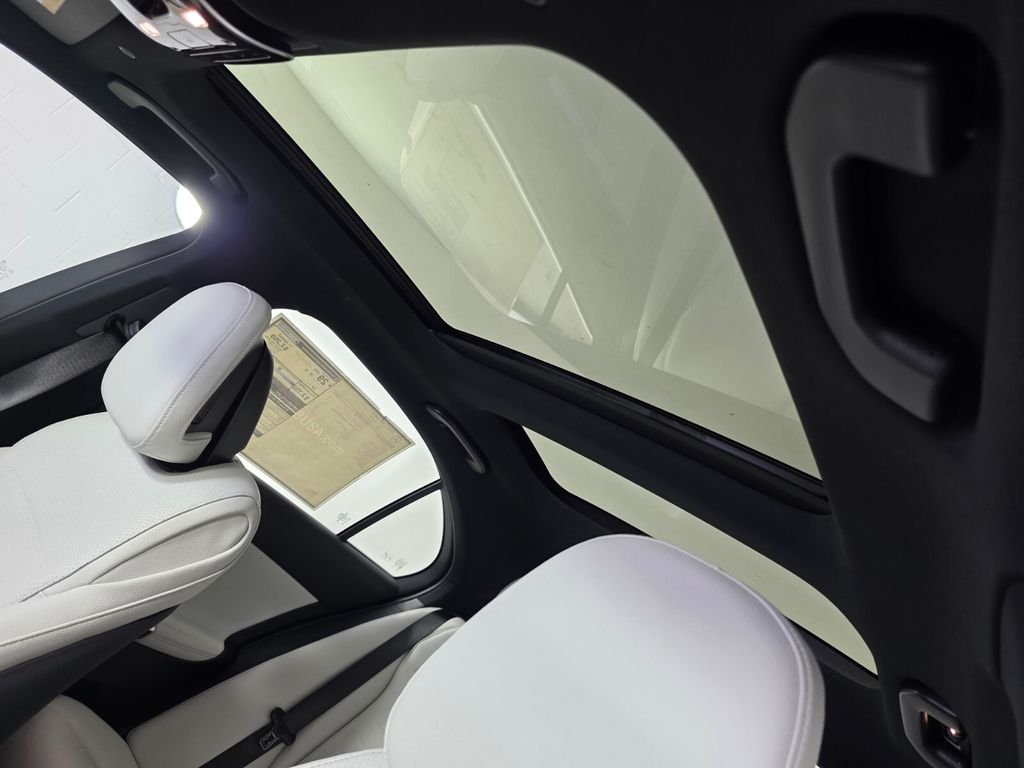 New 2026 Polar White Mercedes-Benz C 300 image 9