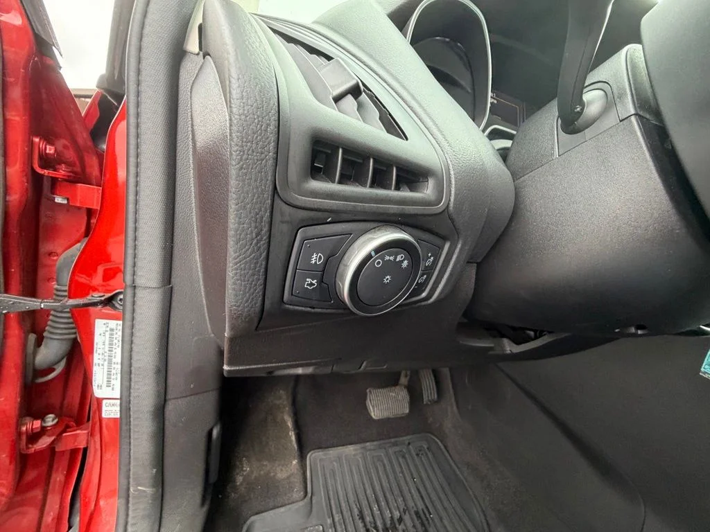 Used 2018 Red Ford SEL image 16