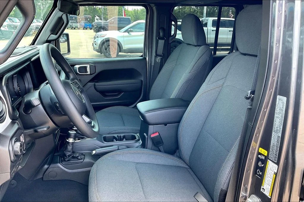 New 2026 Jeep Wrangler Sport 4D Sport Utility