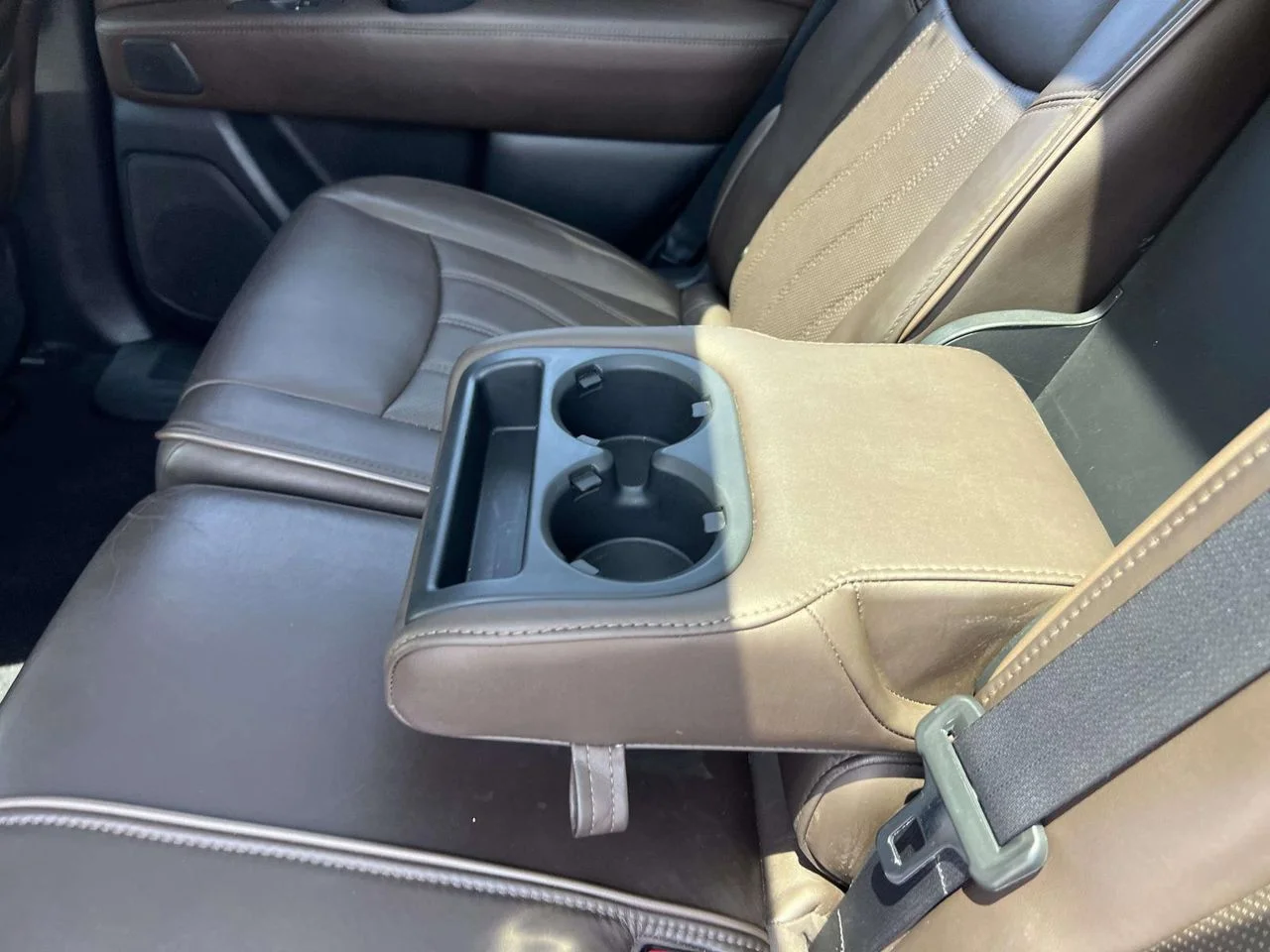Used 2014 Midnight Garnet INFINITI Base image 18