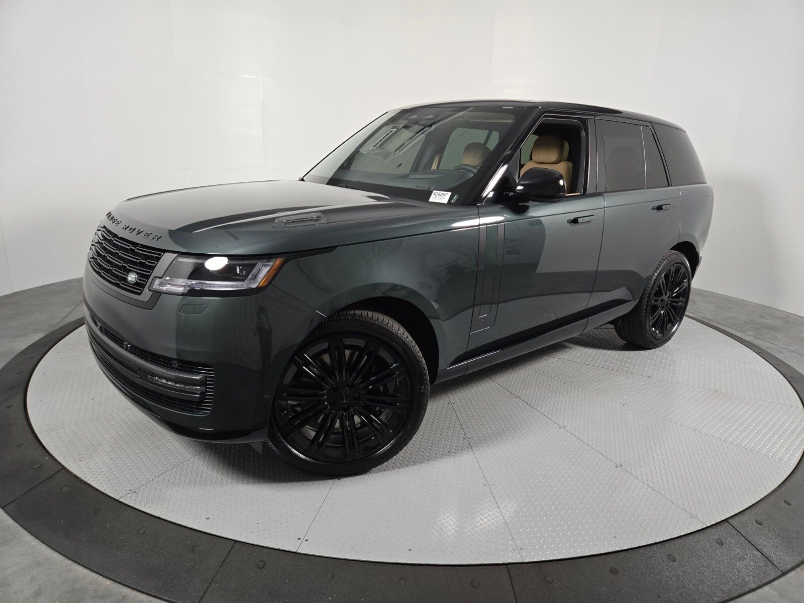 New 2026 Belgravia Green Land Rover SE image 1
