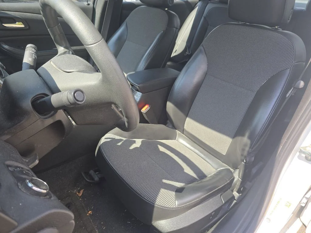 Used 2015 White Chevrolet LT image 19