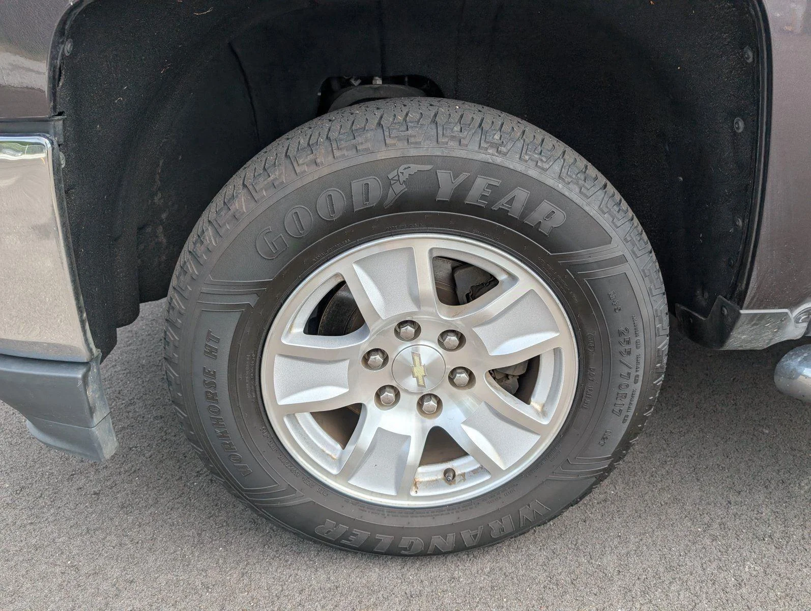 Used 2016 TUNGSTEN METALLIC Chevrolet LT image 9