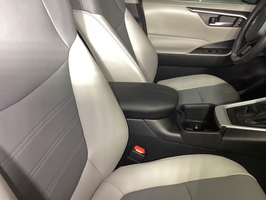 Used 2024 Black Toyota XLE Premium image 4