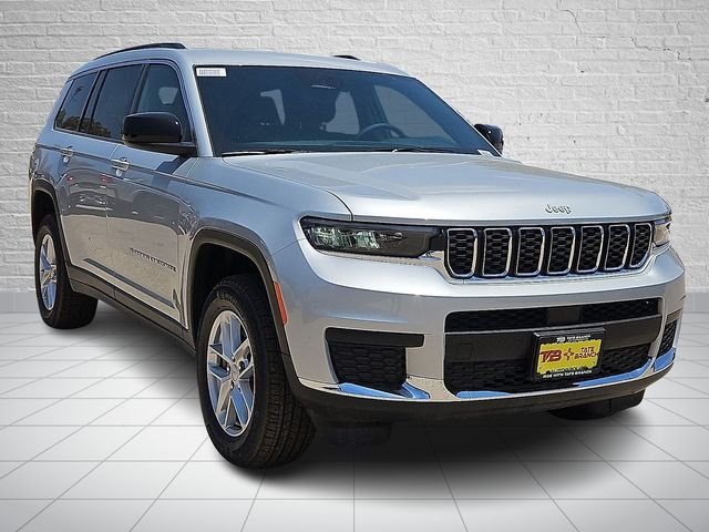 New 2026 Silver Zynith Jeep Laredo image 6