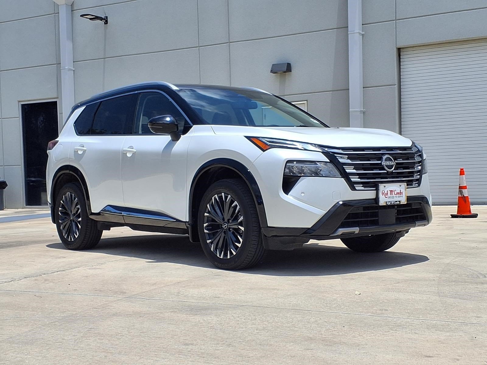 Used 2024 Everest White Pearl/Super Black Nissan Platinum image 3