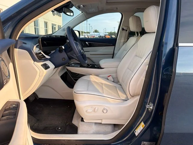 Used 2025 Blue Buick Avenir image 16