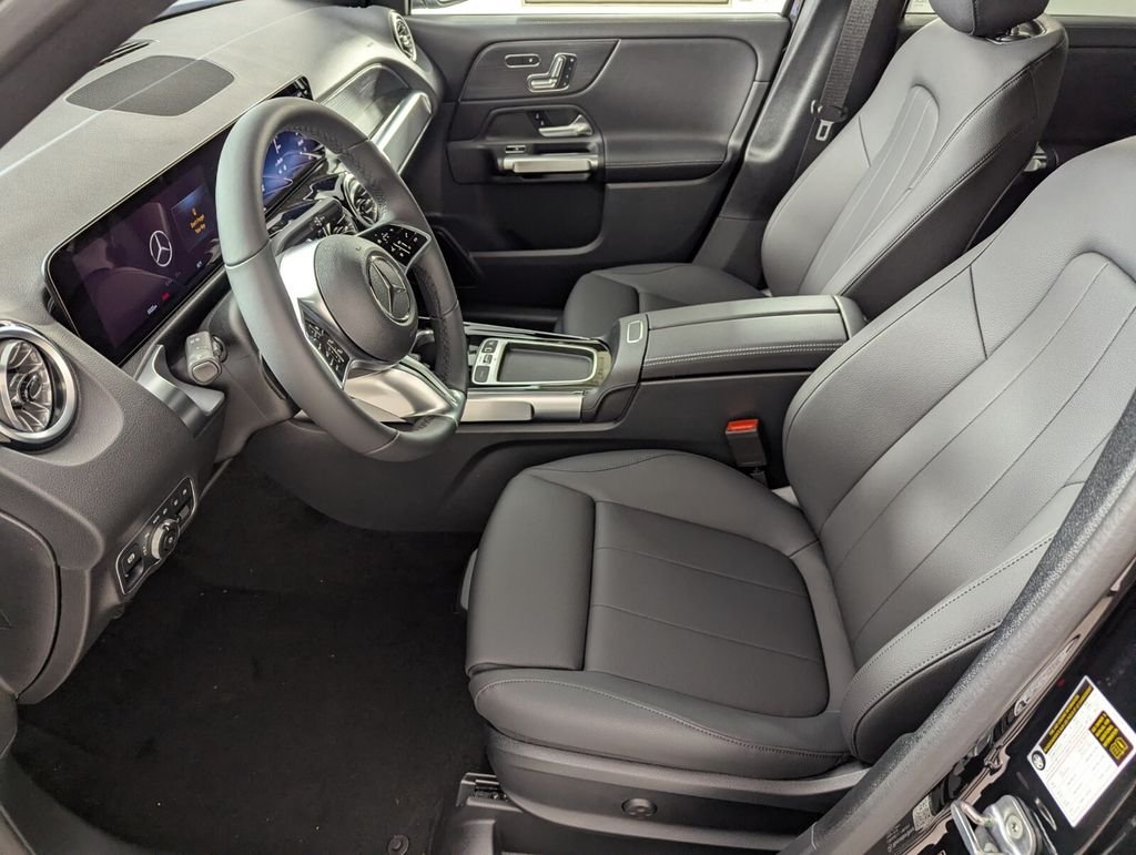 New 2026 Night Black Mercedes-Benz GLB 250 image 6