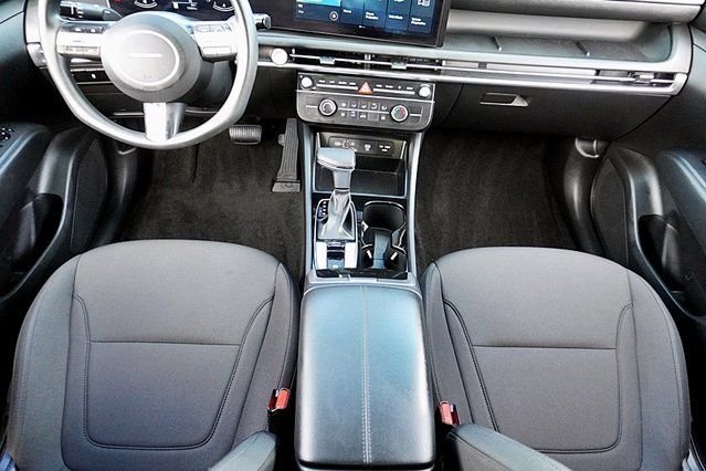 Used 2025 Black Hyundai SE image 20