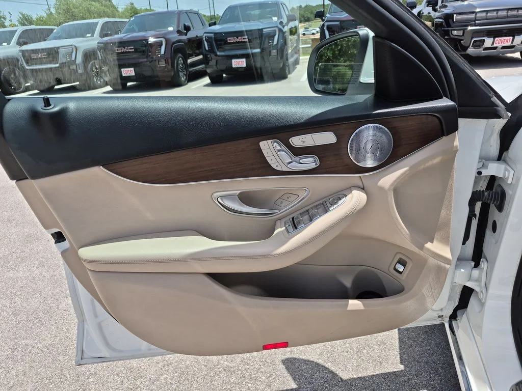 Used 2021  Mercedes-Benz C 300 image 18