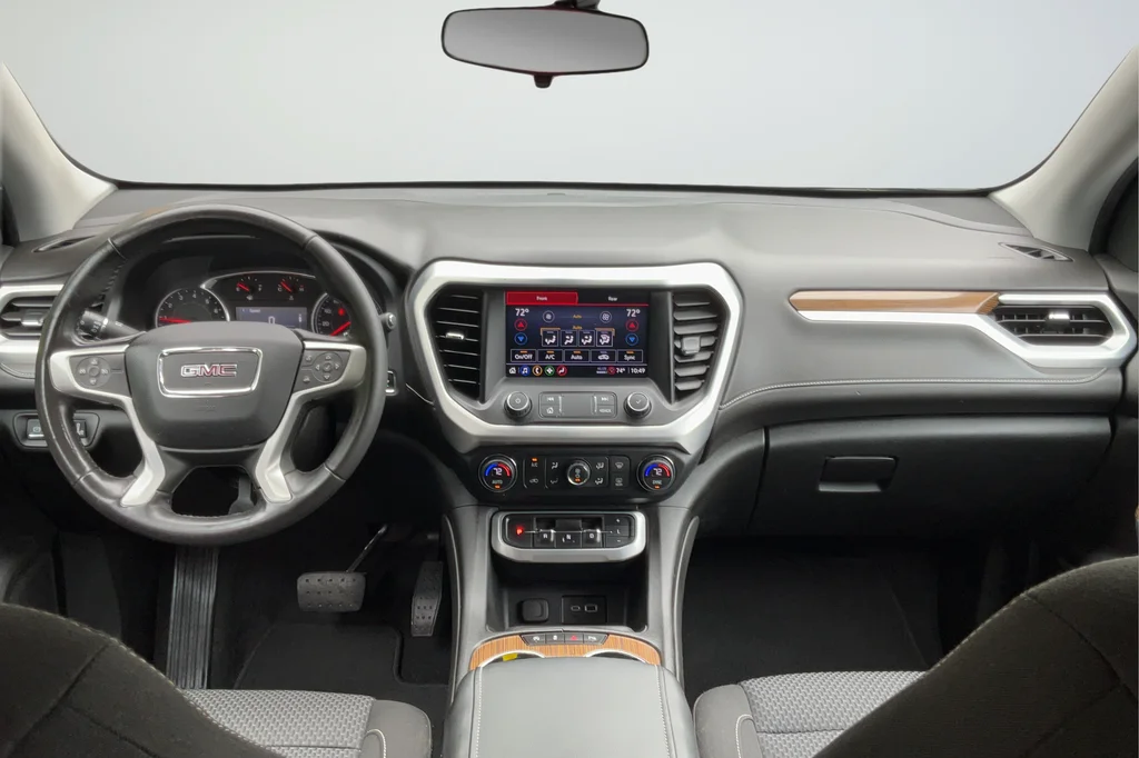 Used 2020 Black GMC SLE image 12