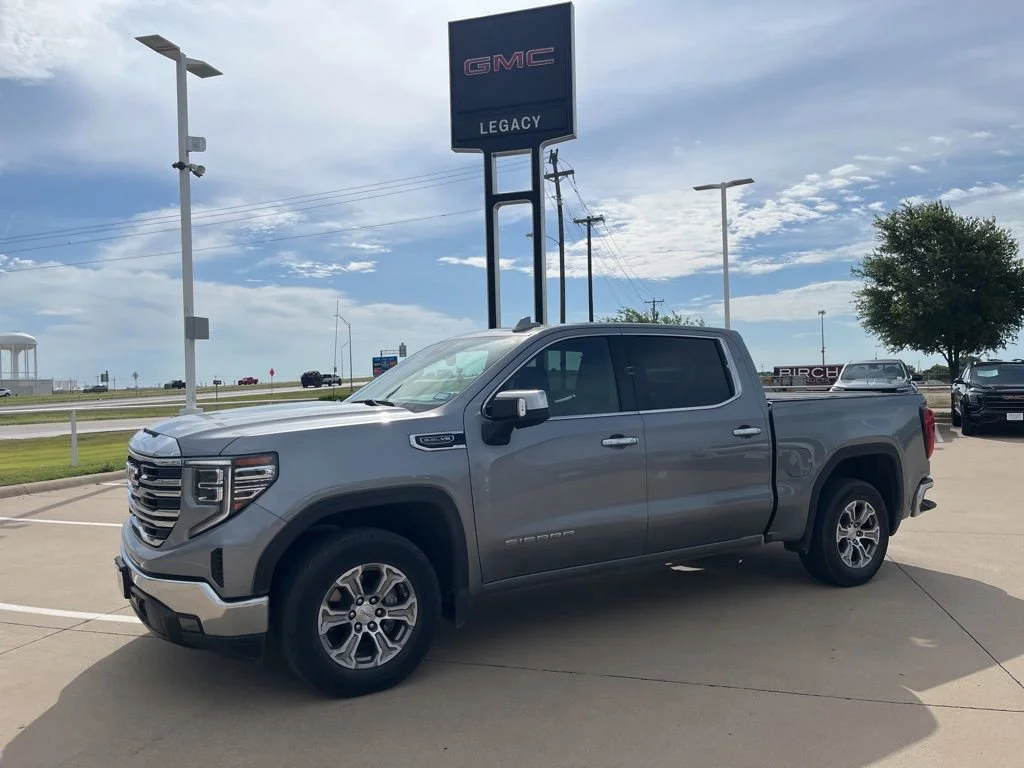 2024 GMC Sierra 2WD Crew Cab Short Box SLT's photo