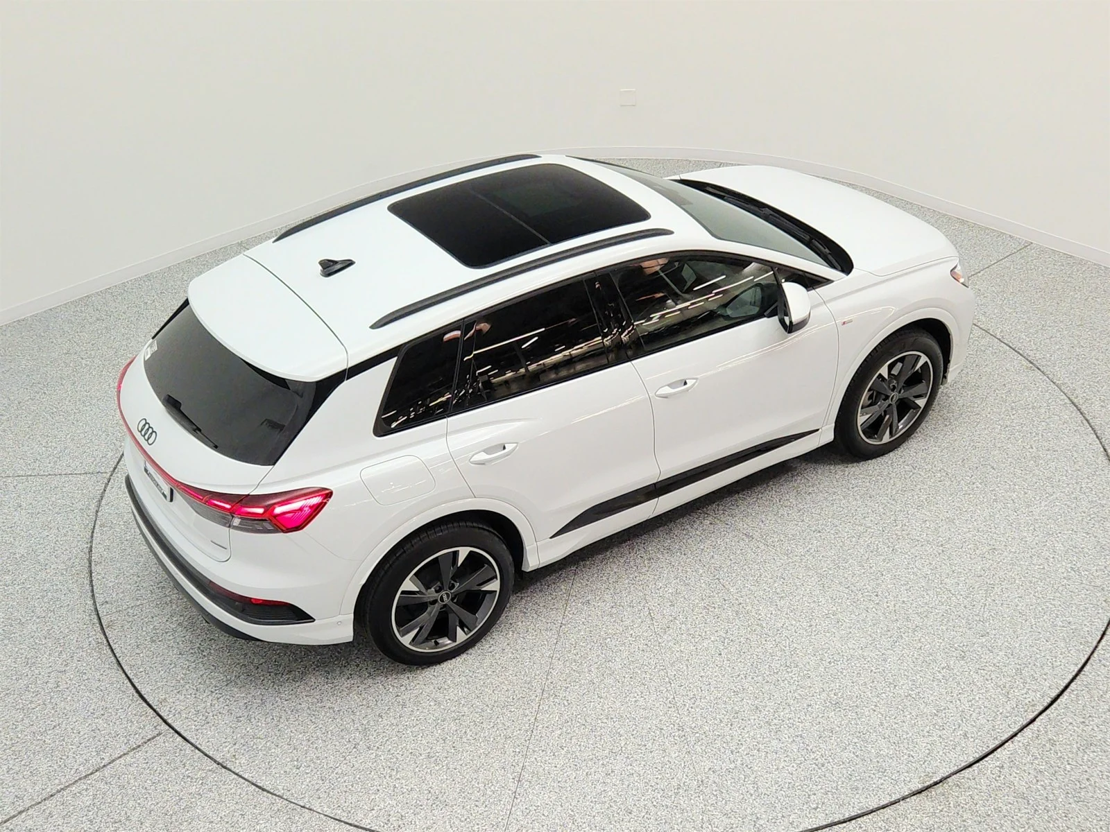 Used 2024 Glacier White Metallic Audi Premium Plus 50 quattro image 26