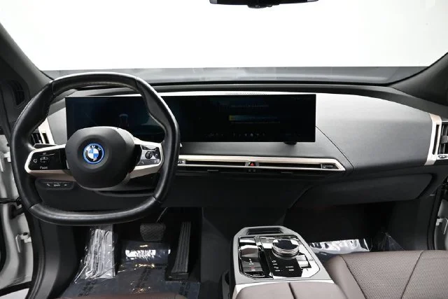 Certified Used 2024 White/off-white BMW xDrive50 image 15