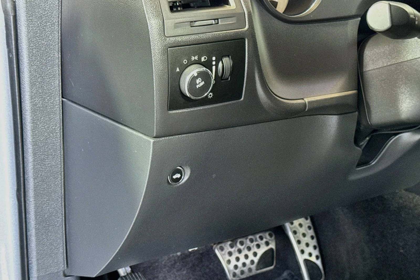Used 2011 Billet Metallic Dodge  image 10