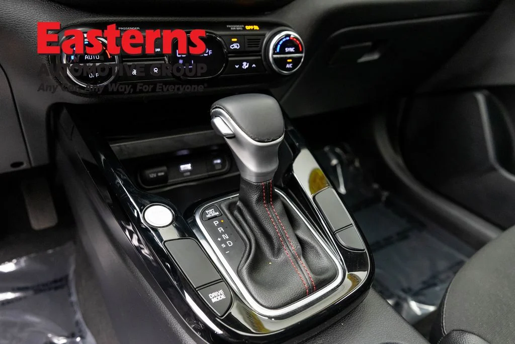 Used 2023 White Kia GT-Line image 13