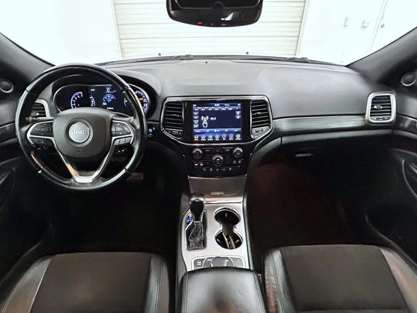 Used 2022 Gray Jeep Laredo X image 13