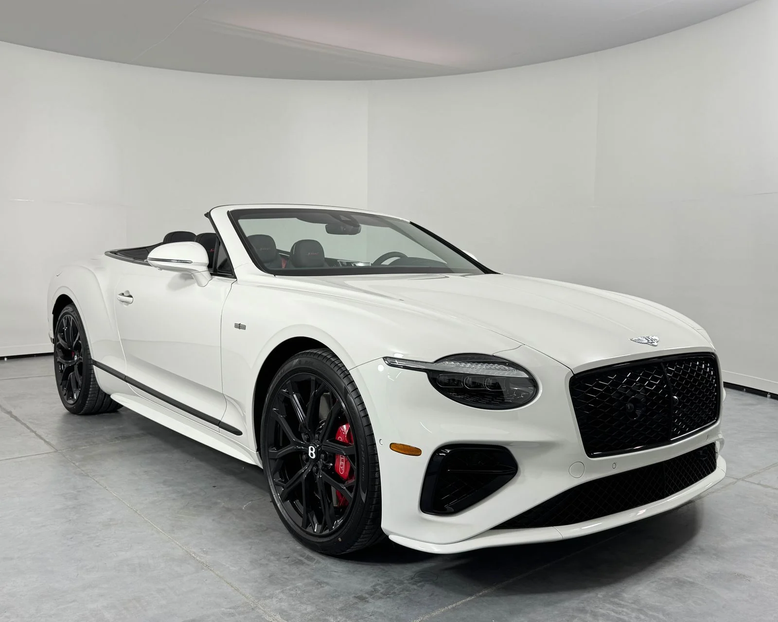 New 2025 Glacier White Bentley Speed image 1
