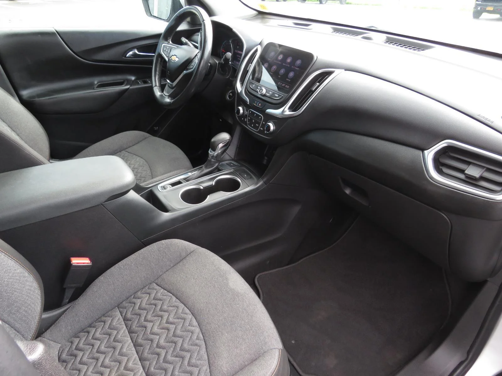 Used 2022 Silver Ice Metallic Chevrolet LT image 19