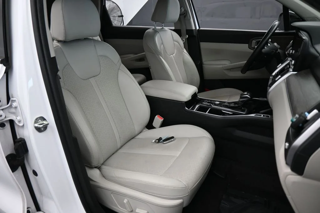 Used 2023 Glacial White Pearl Kia EX image 49