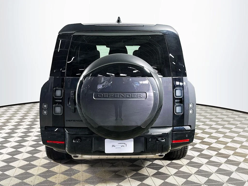 Used 2026 Carpathian Gray Premium Metallic Land Rover X-Dynamic SE image 6