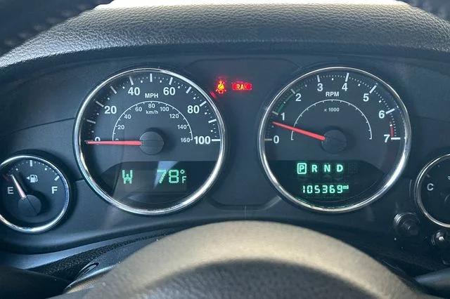 Used 2015 Black Clearcoat Jeep Unlimited Sport image 27