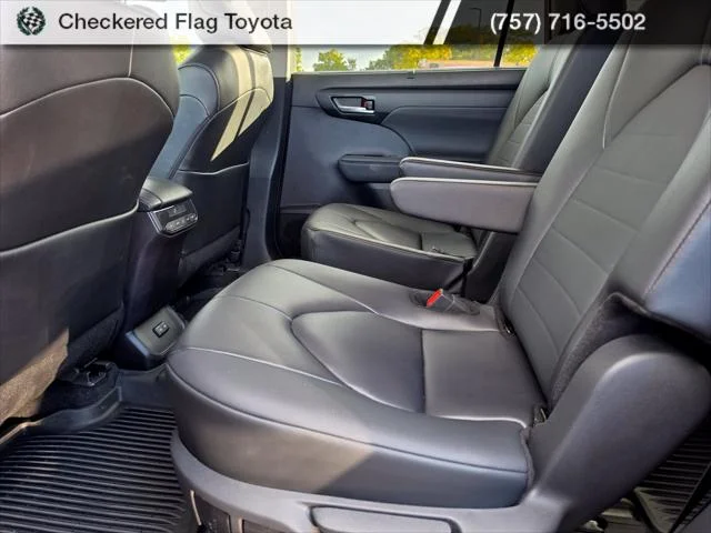 Certified Used 2026 RUBY FLARE PEARL Toyota  image 20