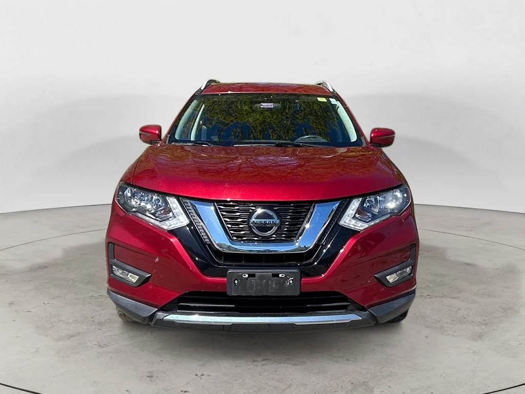 Used 2018 Scarlet Nissan SV image 9