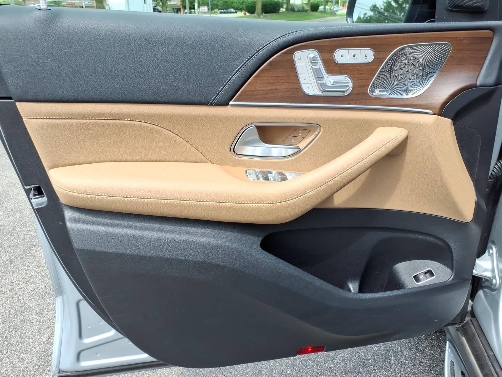 Certified Used 2024  Mercedes-Benz GLS 450 image 17