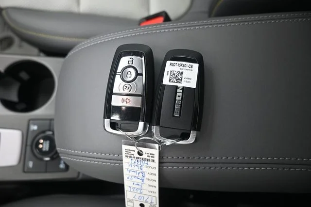 New 2026 Carbonized Gray Metallic Ford Badlands® image 17