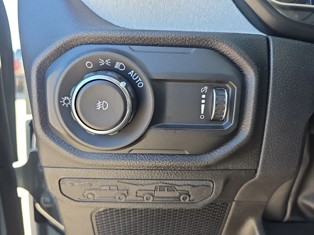 2025 Jeep Wrangler 4-Door Willys - Photo 15