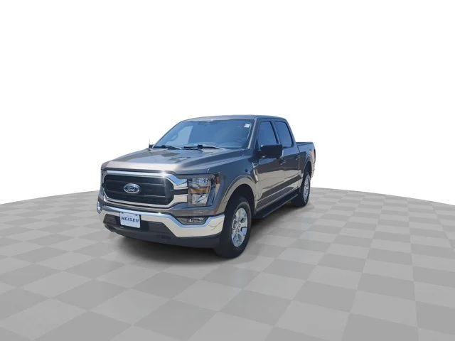 Certified Used 2023 Gray Ford XLT image 3