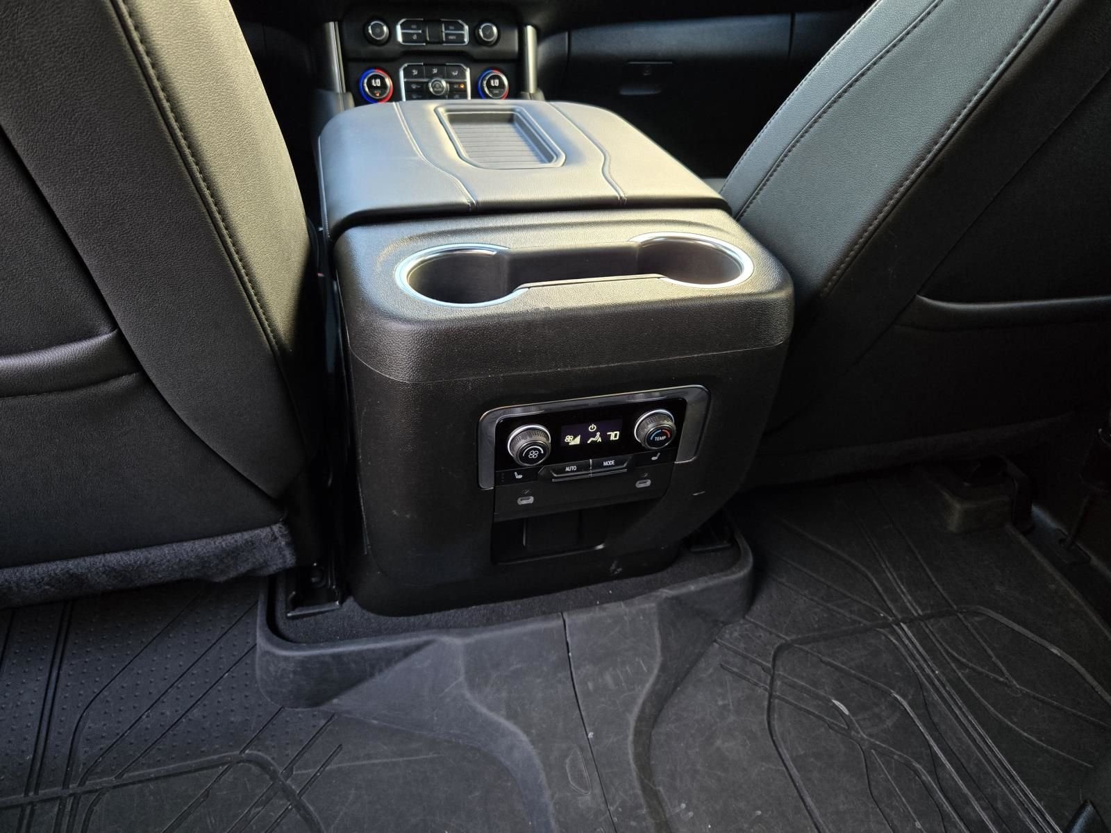 2024 Chevrolet Suburban Z71 - Photo 21