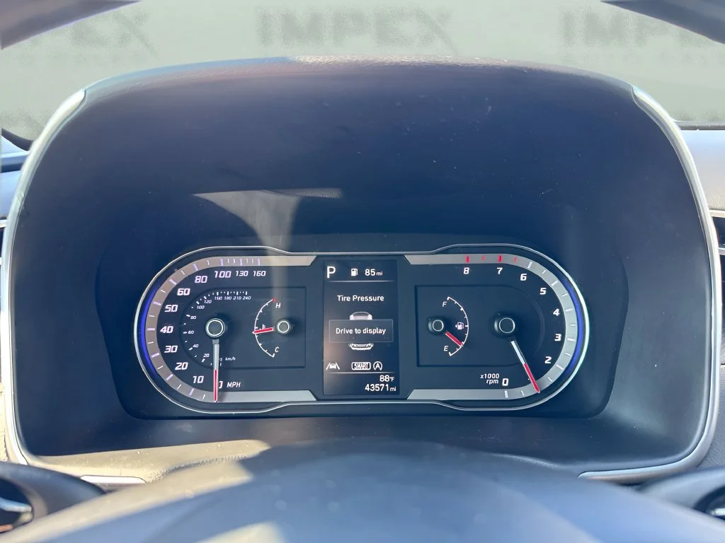 Used 2024 White Hyundai SEL image 21