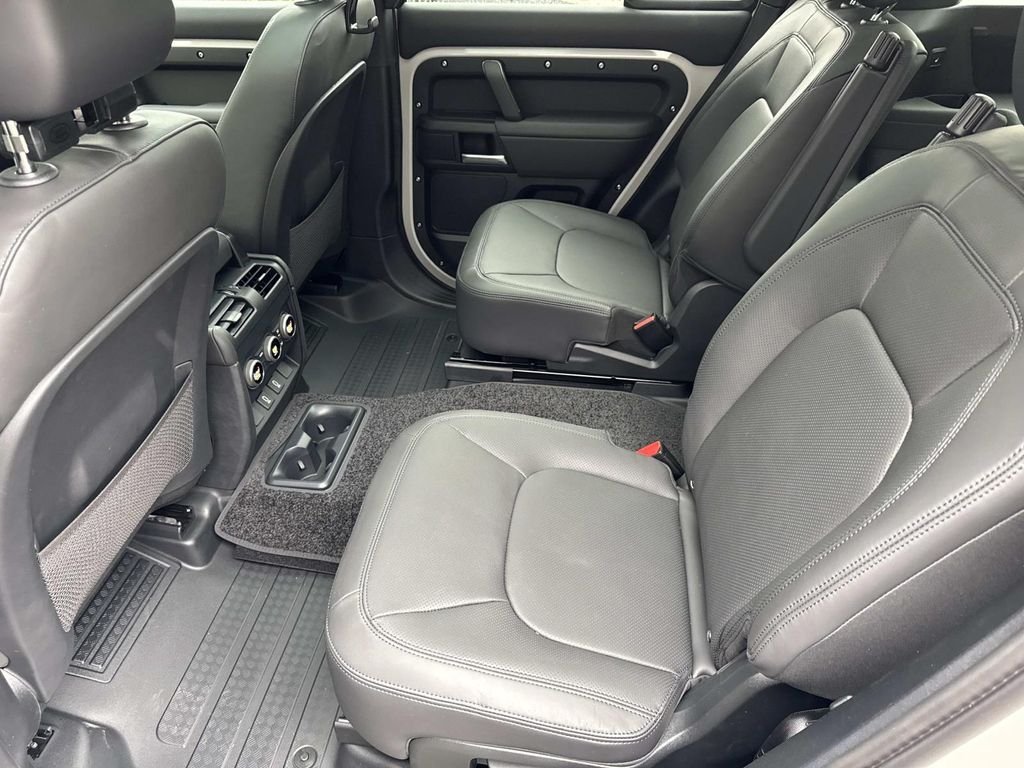 New 2026 Borasco Grey Land Rover X-Dynamic SE image 15