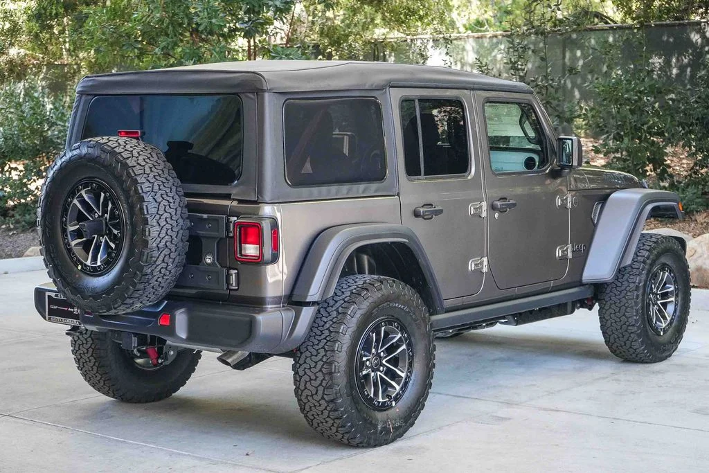 New 2026 Granite Crystal Metallic Clear-Coat Exterior Paint Jeep Willys image 6