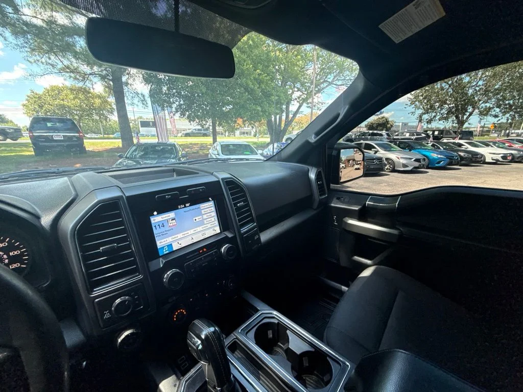 Used 2018 Blue Ford XLT image 20