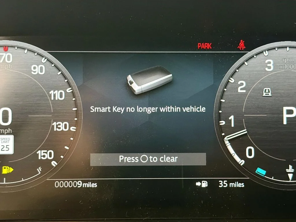 New 2026 Borasco Grey Land Rover X-Dynamic SE image 12
