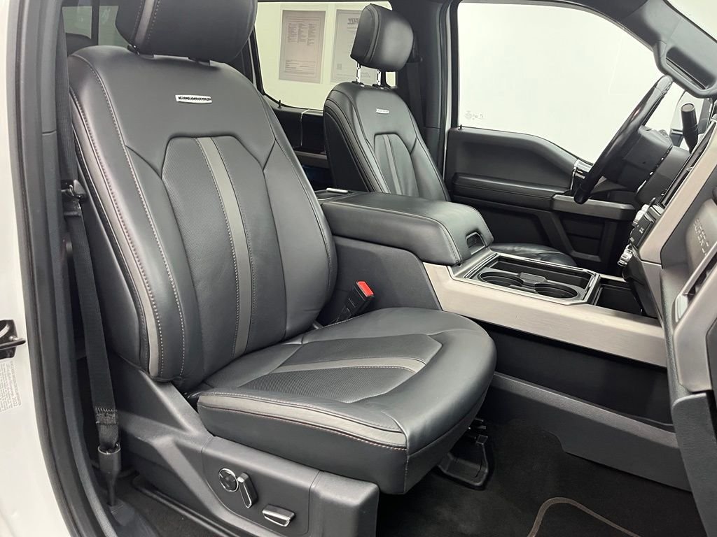 Used 2022 White Metallic Ford Platinum Lifted Truck image 31