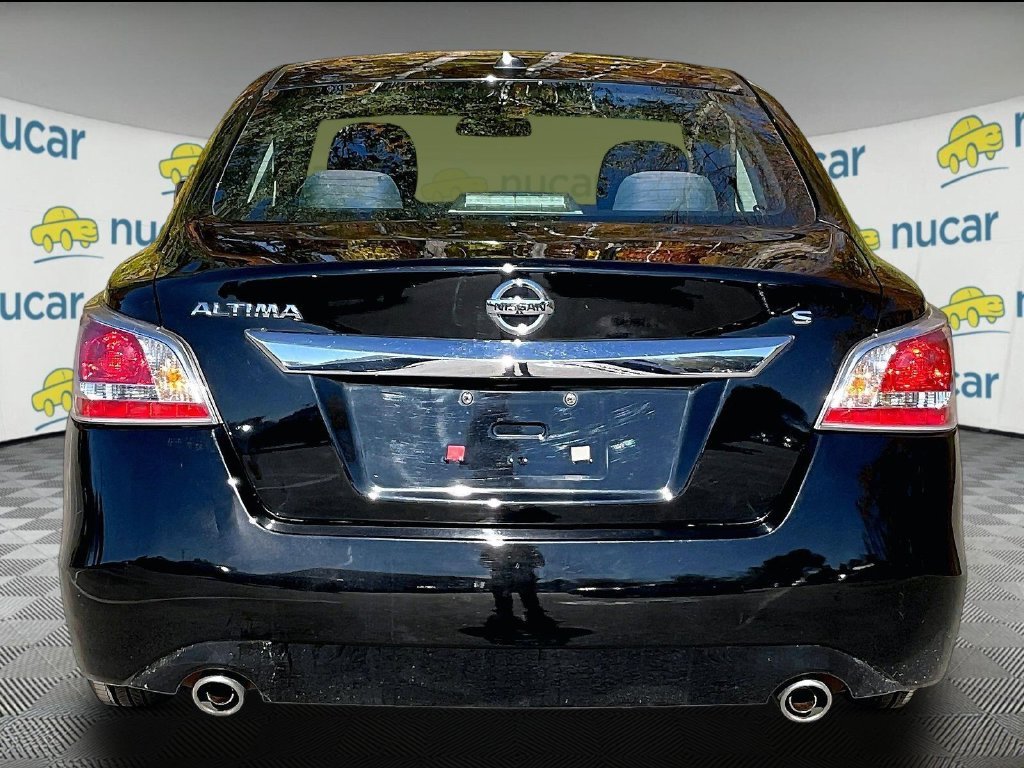 Used 2015 Black Nissan 2.5 S image 5