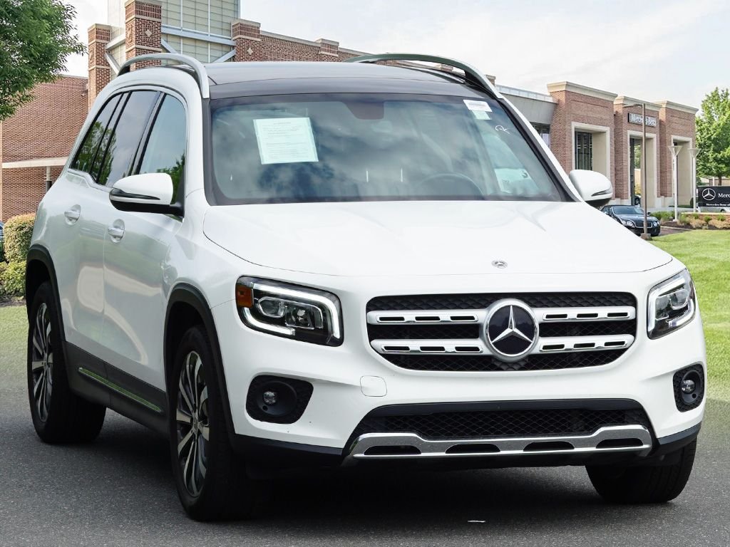 Certified Used 2023 Polar White Mercedes-Benz GLB 250 image 3