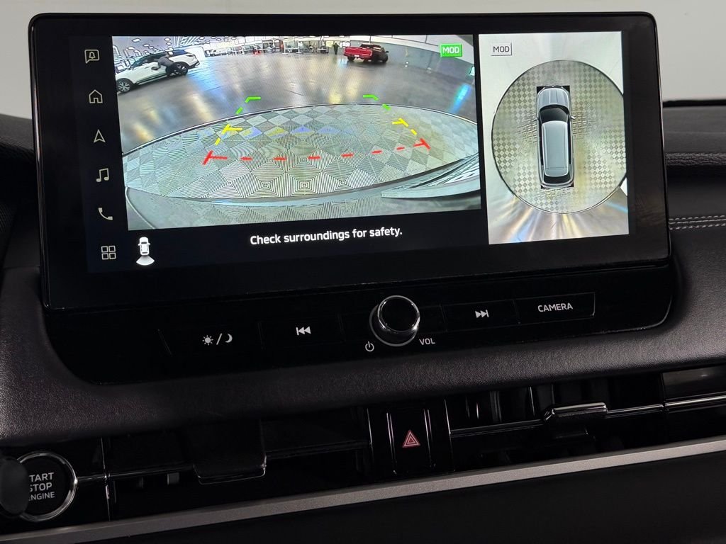 Certified Used 2025 Gray Mitsubishi SE image 19